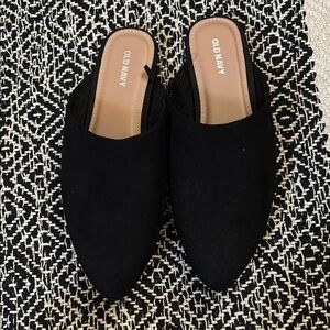 Old Navy Black Mules Sleek Minimalist Design